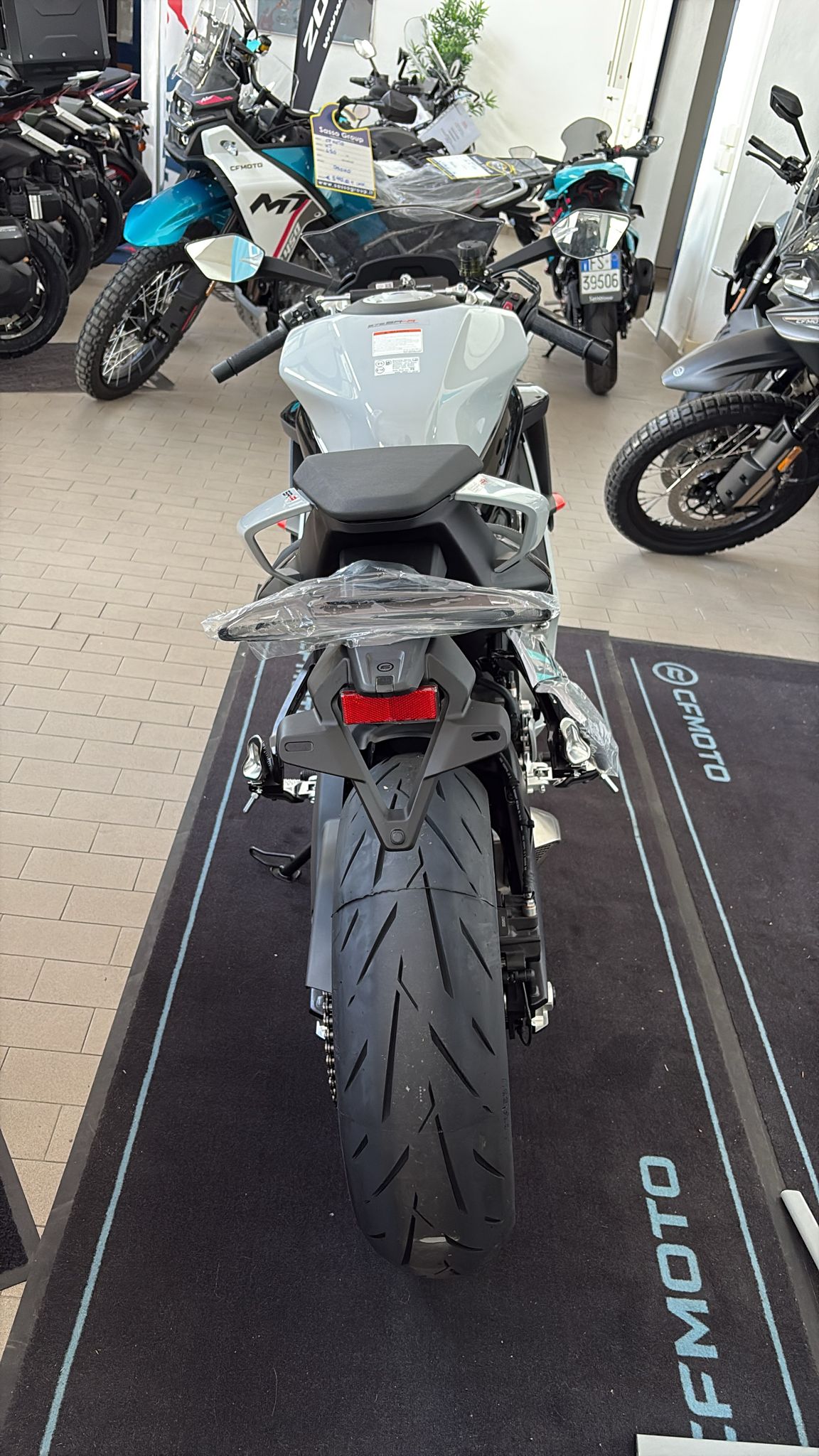 CFMOTO SR-R 675